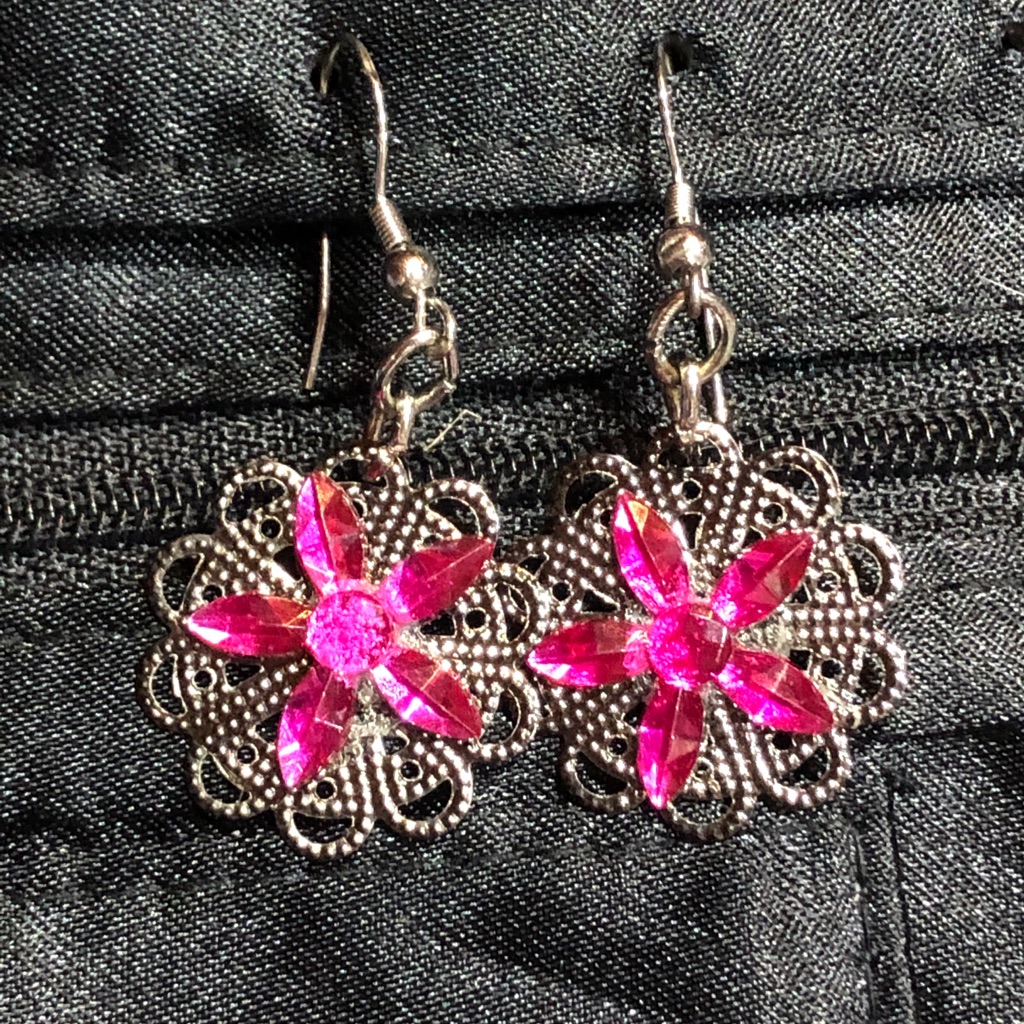 Very Dainty Elegant Bright Pink & Black Earrings